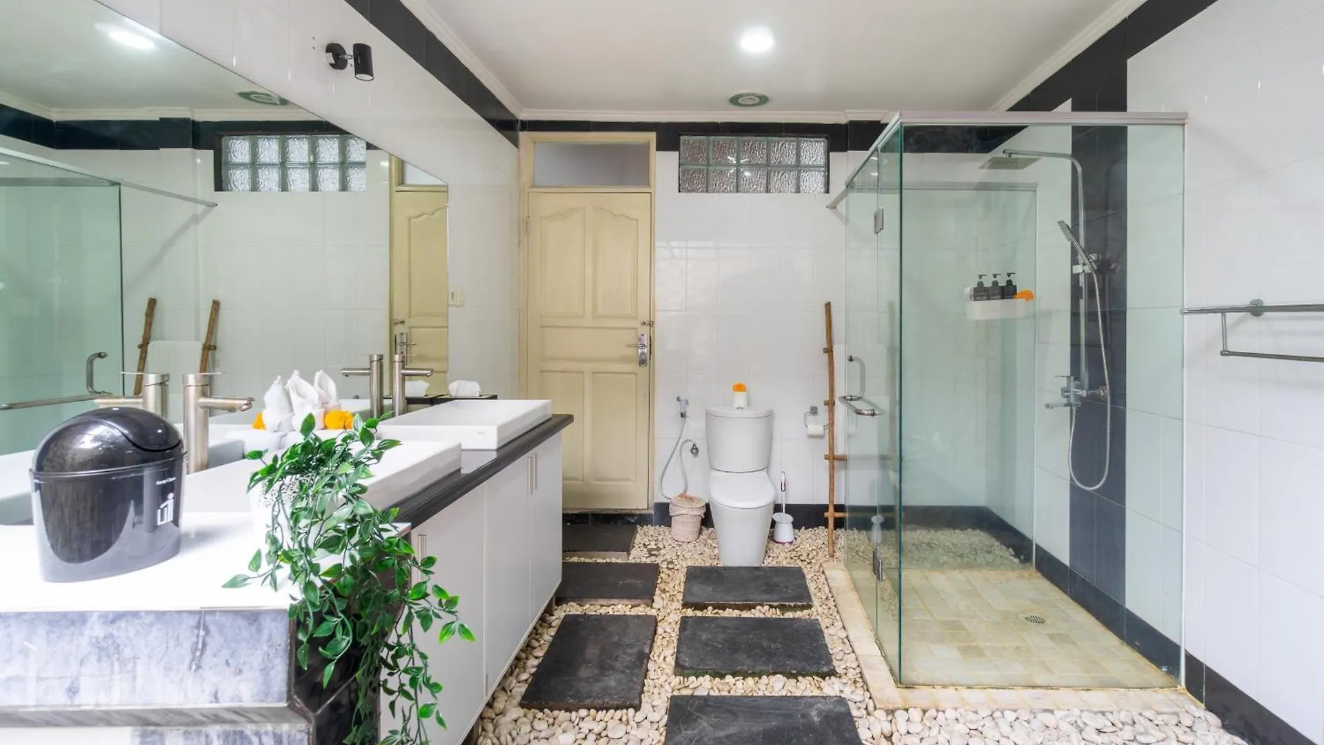 Villa Putri Mila Seminyak  0*, Seminyak (Bali) Indonesia
